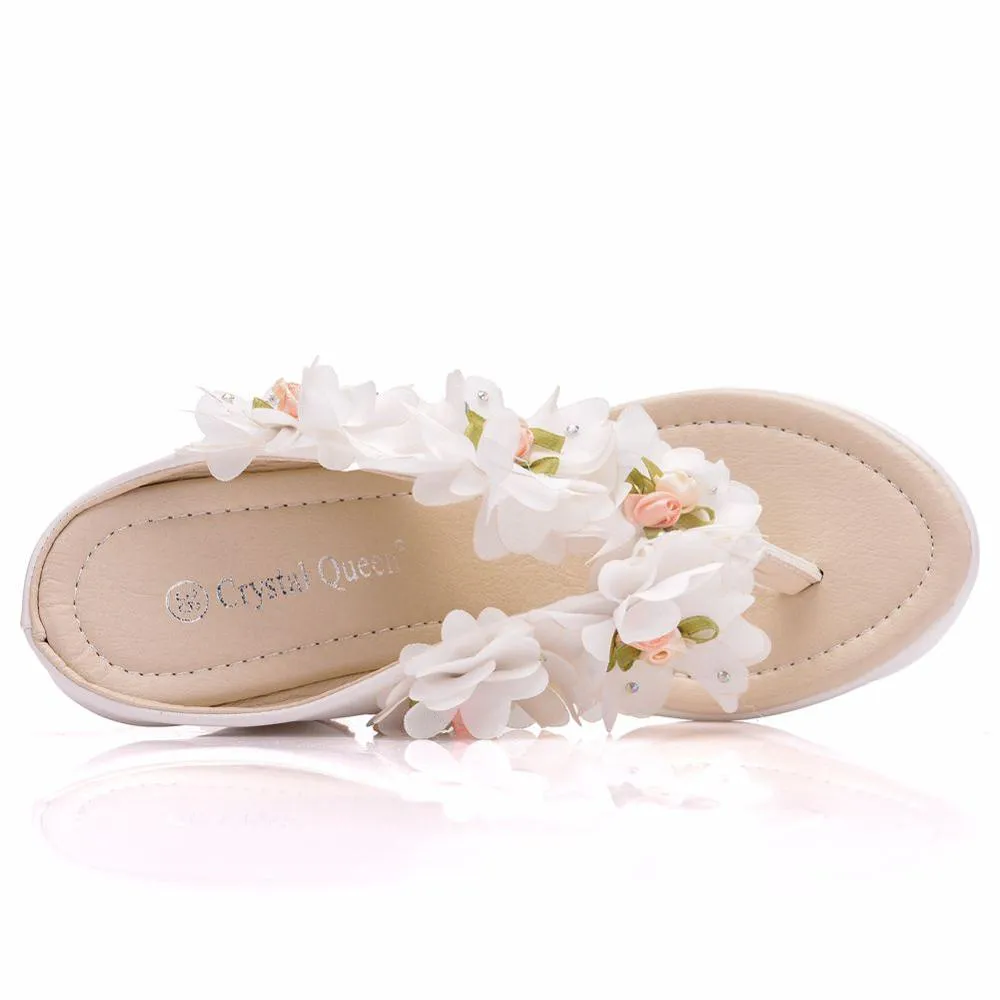Crystal Queen Women Slippers Summer White Color Lace Flower Style Beaches Flip Flops Platform Sandals Open-toed Casual Shoes Flip Flops Cushion