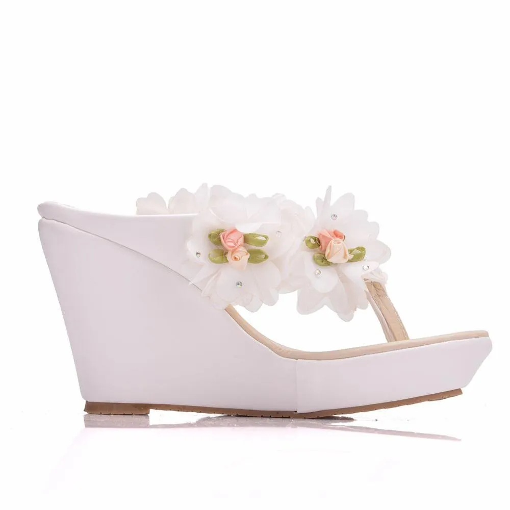 Flip Flops And Yoga Pants Crystal Queen Women Slippers Summer White Color Lace Flower Style Beaches Flip Flops Platform Sandals Open-toed Casual Shoes