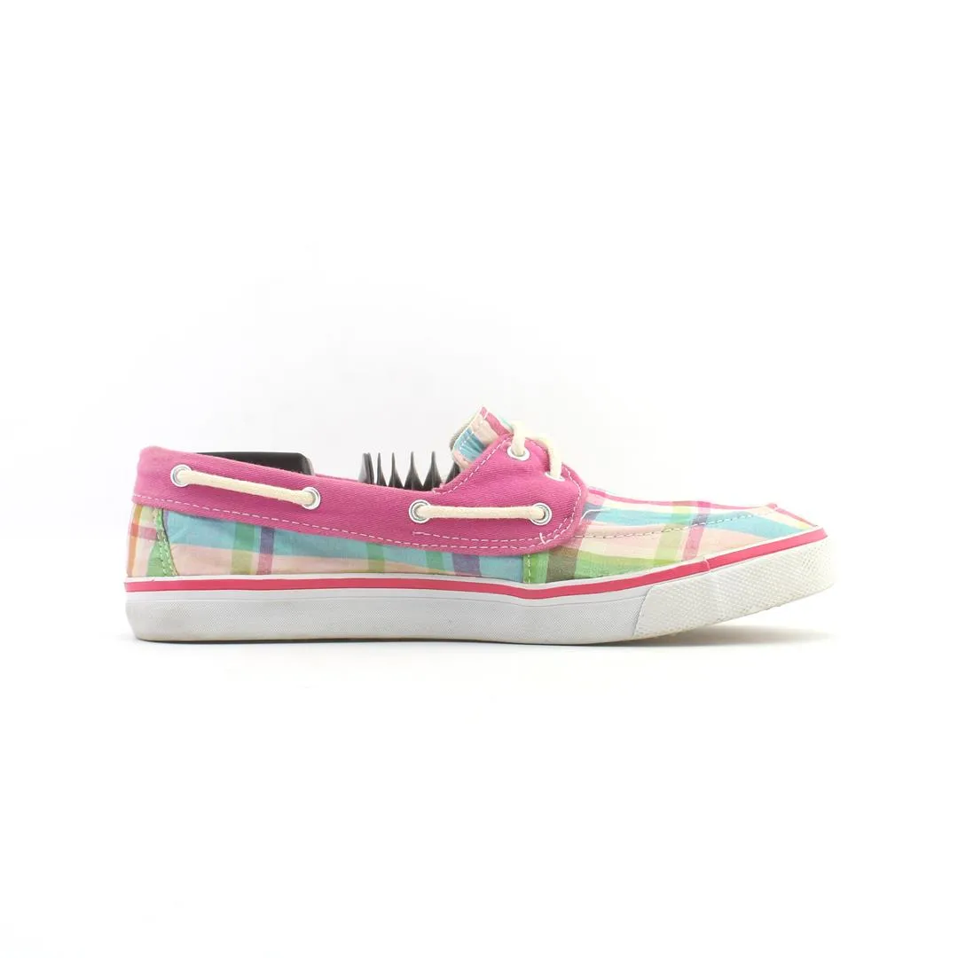 ELLE MENNO Skateboarder Sneakers