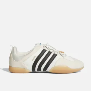 Adidas Dame 4 Basketball Shoes BAD BUNNY x adidas BALLERINA - Off White / Core Black / Gum