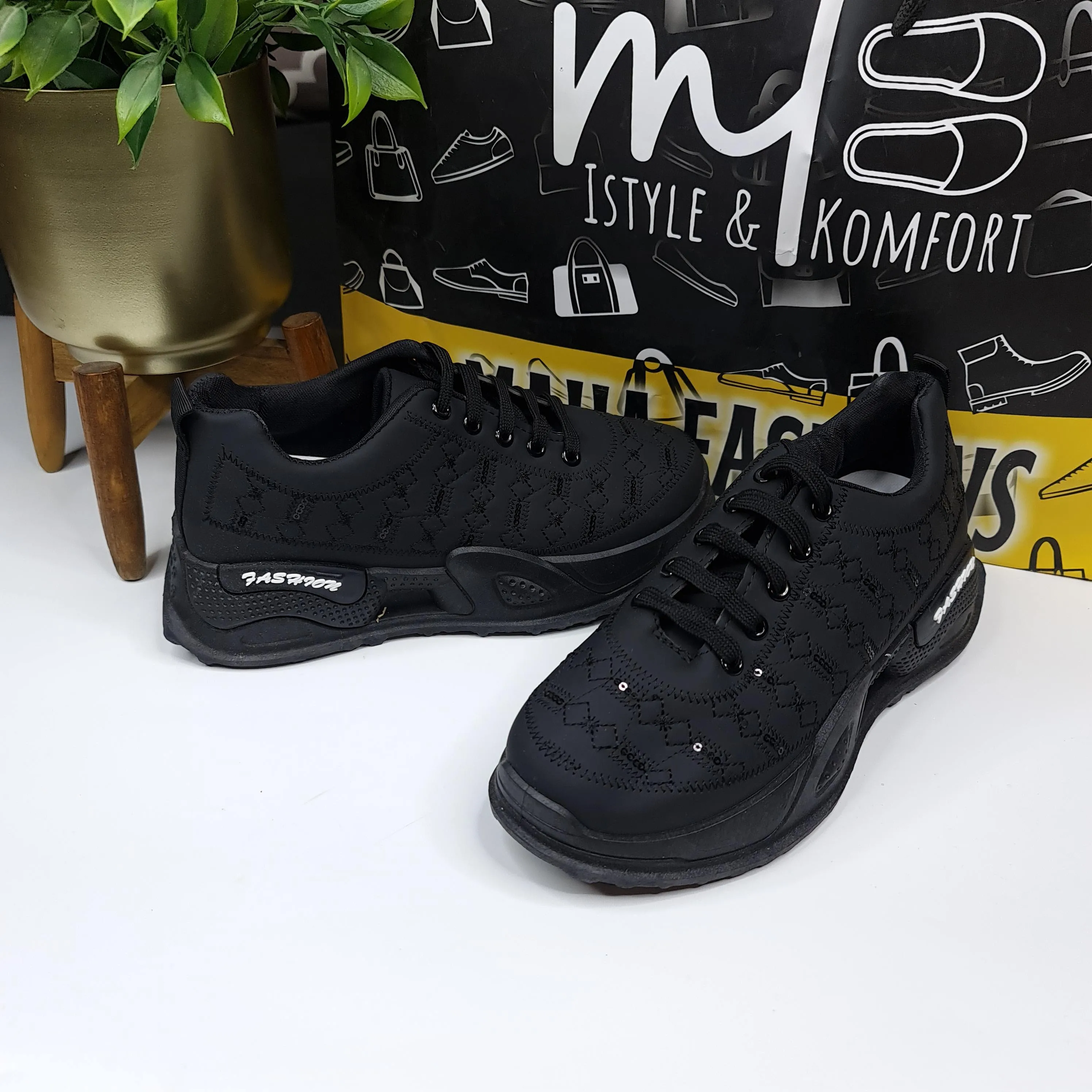 Wolf And Shepherd Sneakers Black Sequence Chunks Shoes