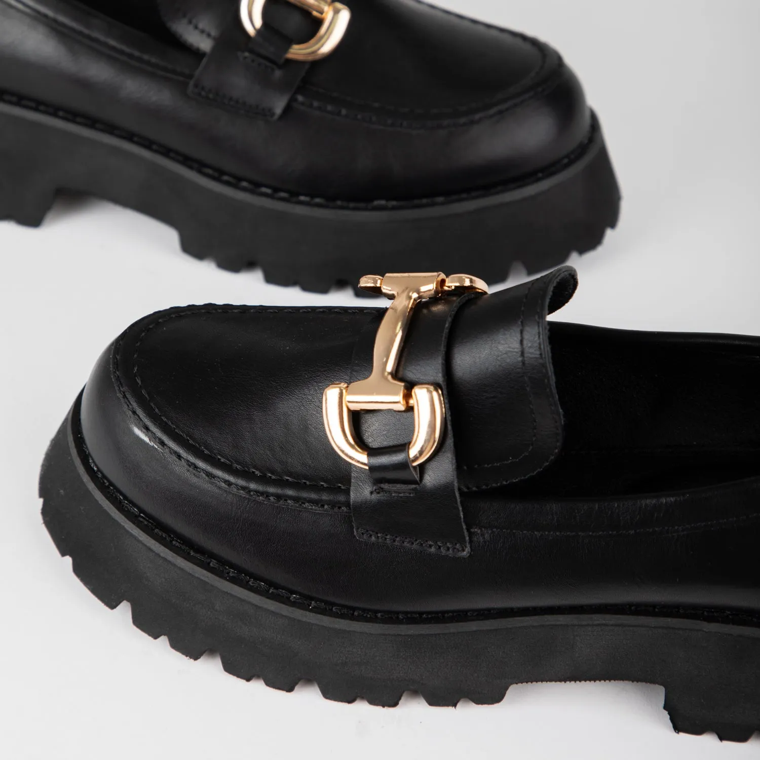 RAID Gennia Chunky Flat Shoes in Black Loafers Wiki