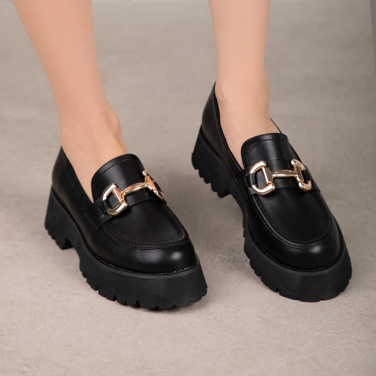 Vagabond Kenova Loafers RAID Gennia Chunky Flat Shoes in Black
