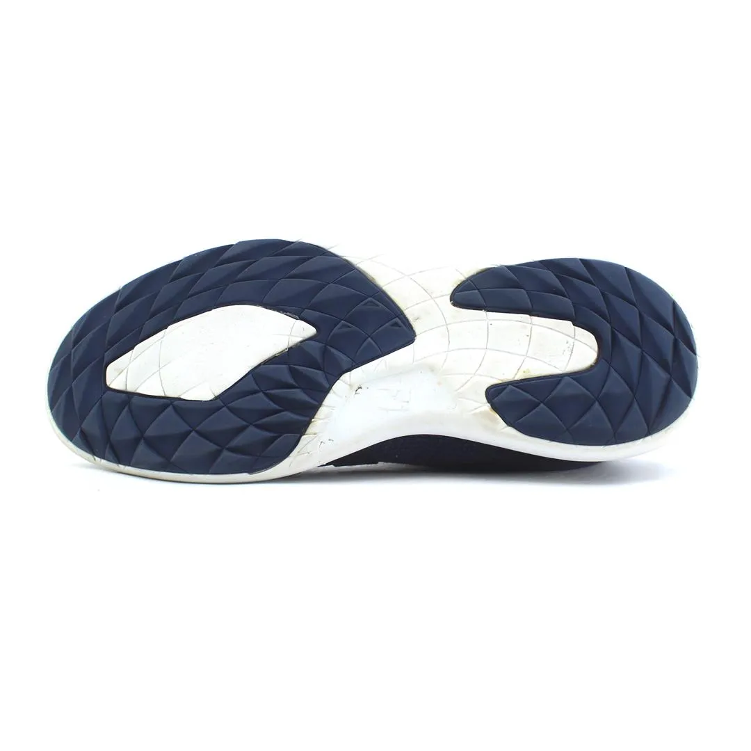 FJ FLEX Running Shoes On Jeans