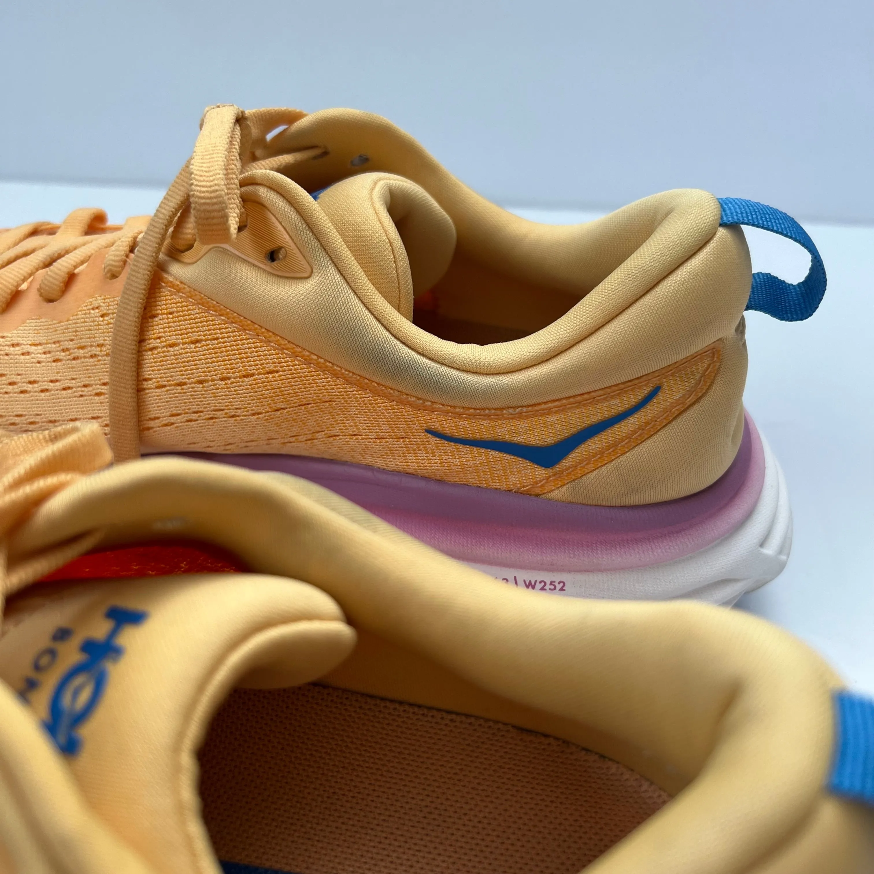 HOKA ONE ONE Bondi 8 Sneaker Low Cushion Running Shoes