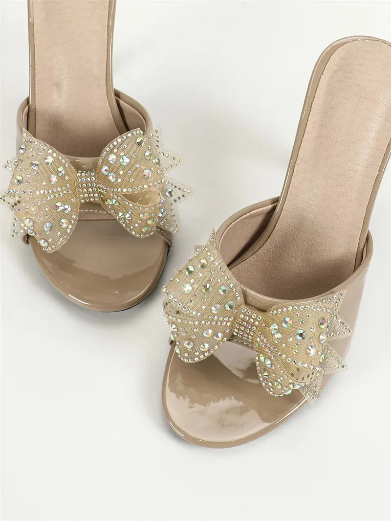 Liyke 2024 Neuankmmlinge Lack leder Frauen Hausschuhe Sandalen Mode Peep Toe Kristall Mesh Bowknot High Heels Sommer Party Schuh Ugg Slippers Outfit