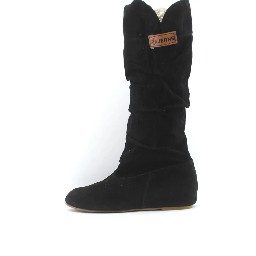 NEW JEANS . Flat Grey Shoes