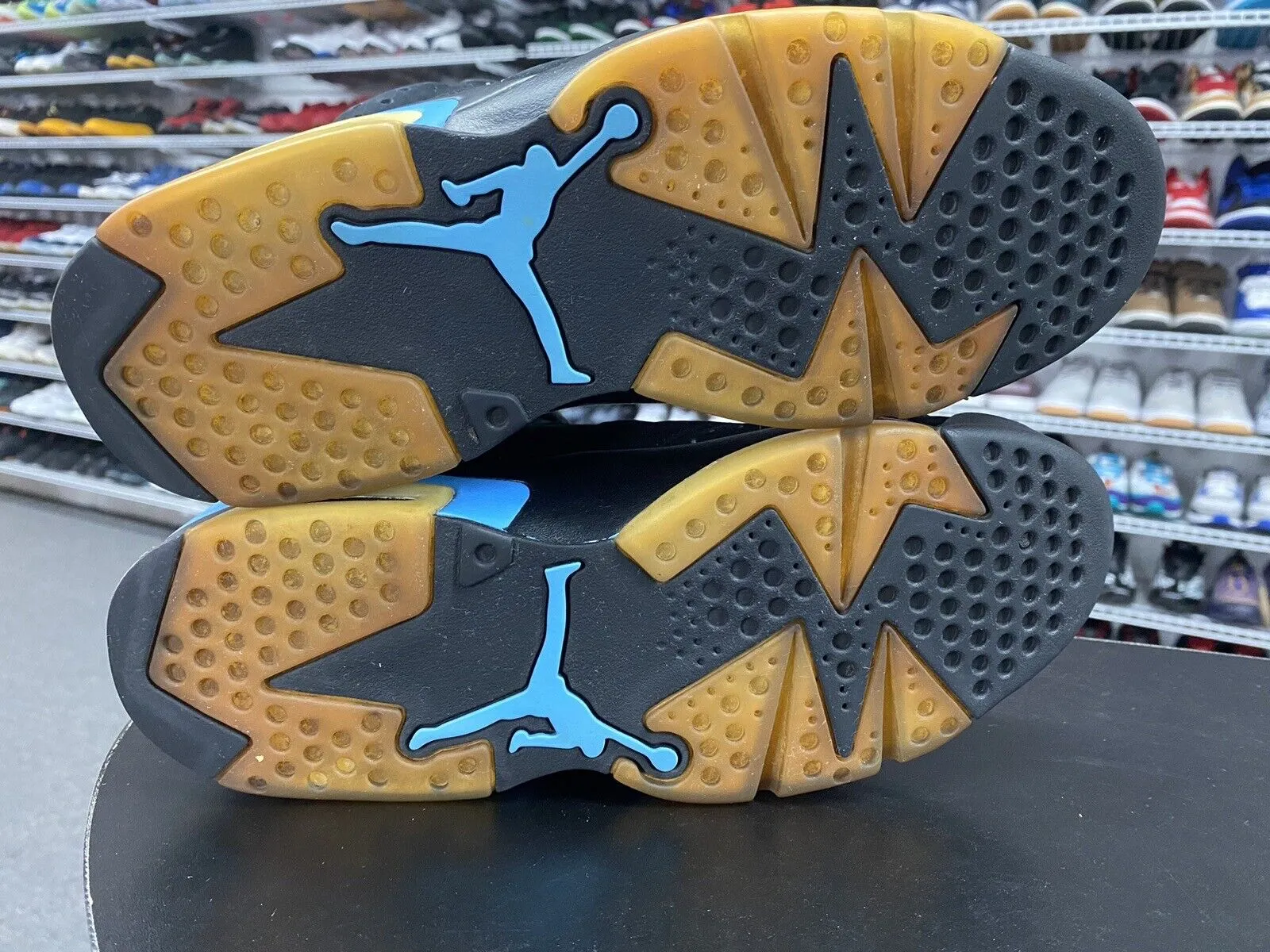 Flow Runner Sneakers Nike Air Jordan 6 Retro UNC Blue Black 384664-006 Men's Size 8.5