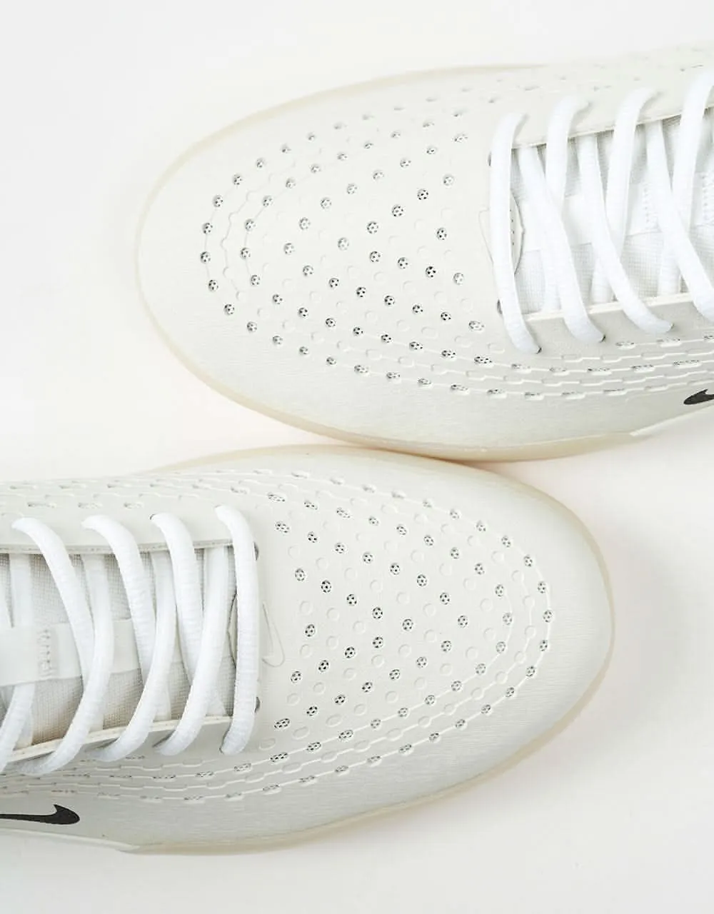 Nike SB Zoom Nyjah 3 Skate Shoes - White/Black-Summit White-Hyper Pink Asics Gel Exalt 3 Running Shoe