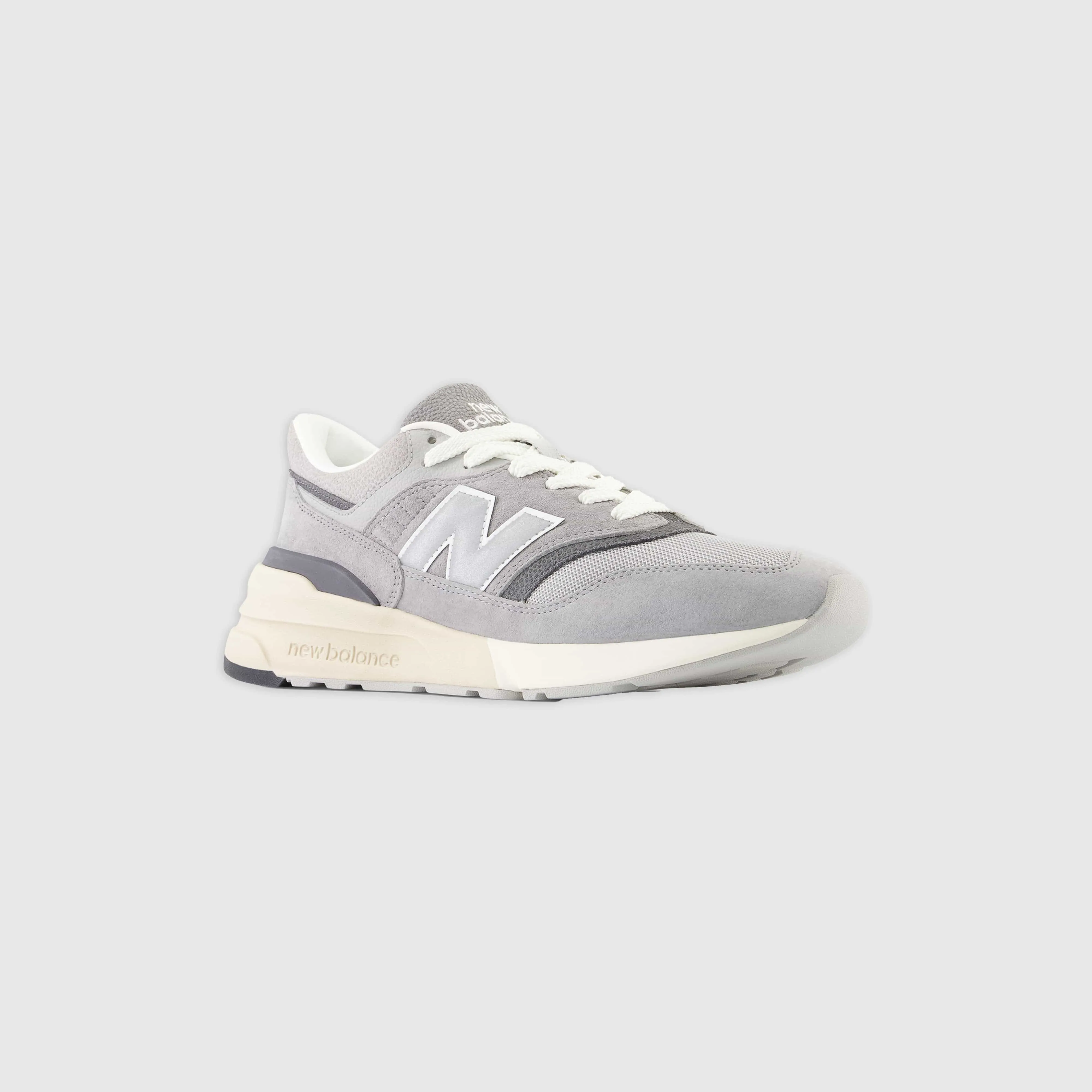 New Balance 997 - Shadow Grey / Rain Cloud New Balance 550 Fit