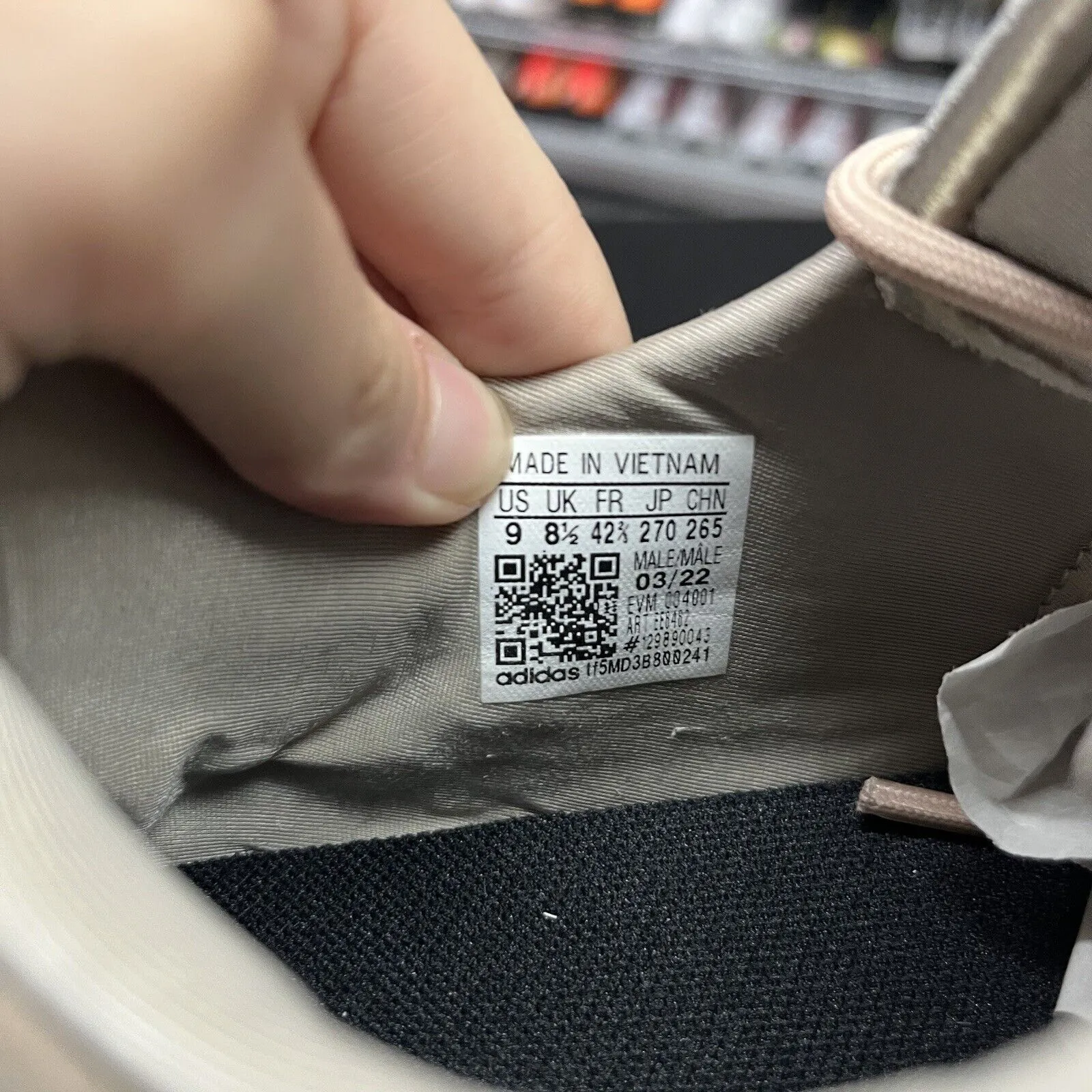 Adidas Originals Ozwego Low Top Beige Sneakers EE6462 Men's Size 9 Gucci Shoes And Sneakers