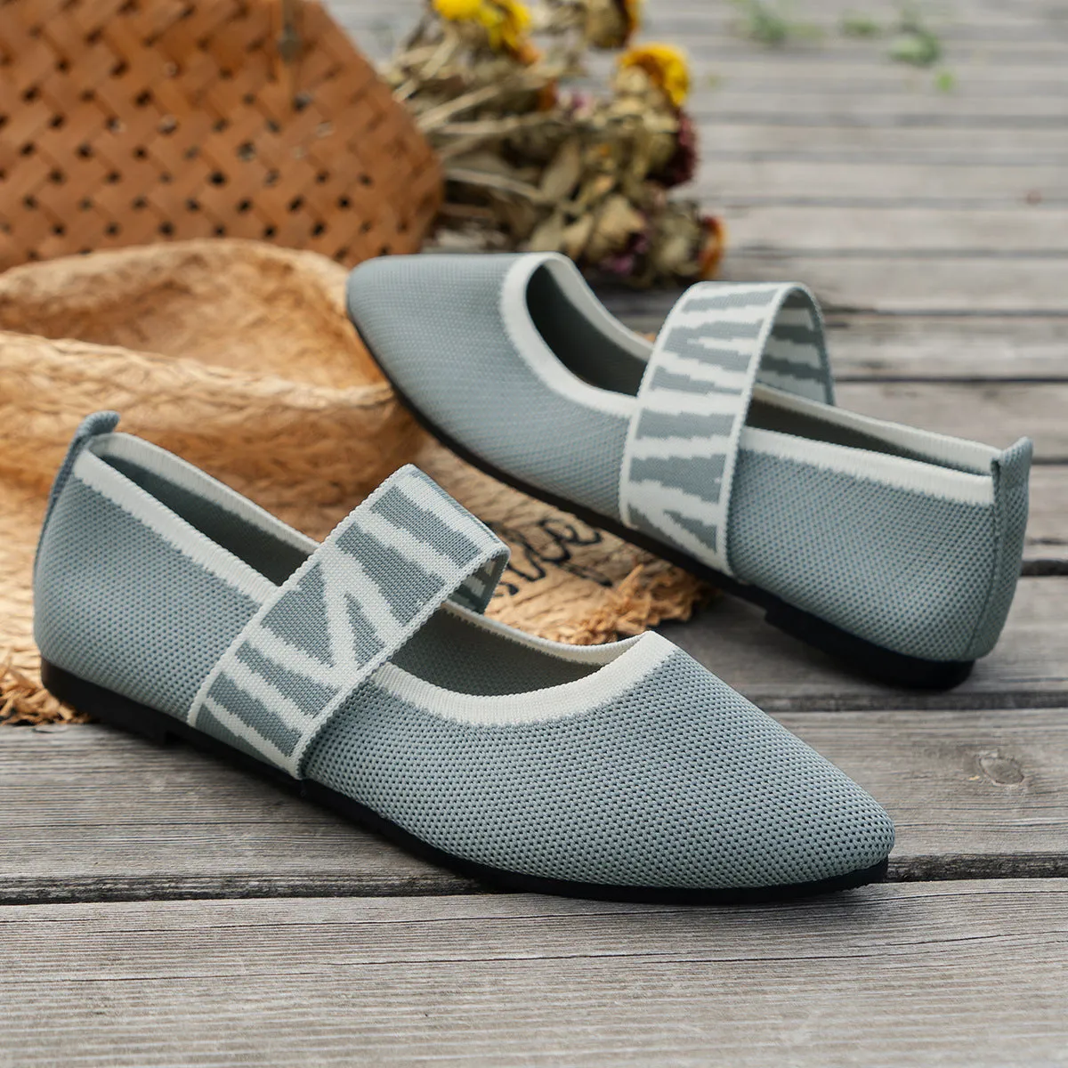 Striped Flats Shoes Fashion Casual Pointed Toe Loafers Lazy Shoes For Women Made Loafers