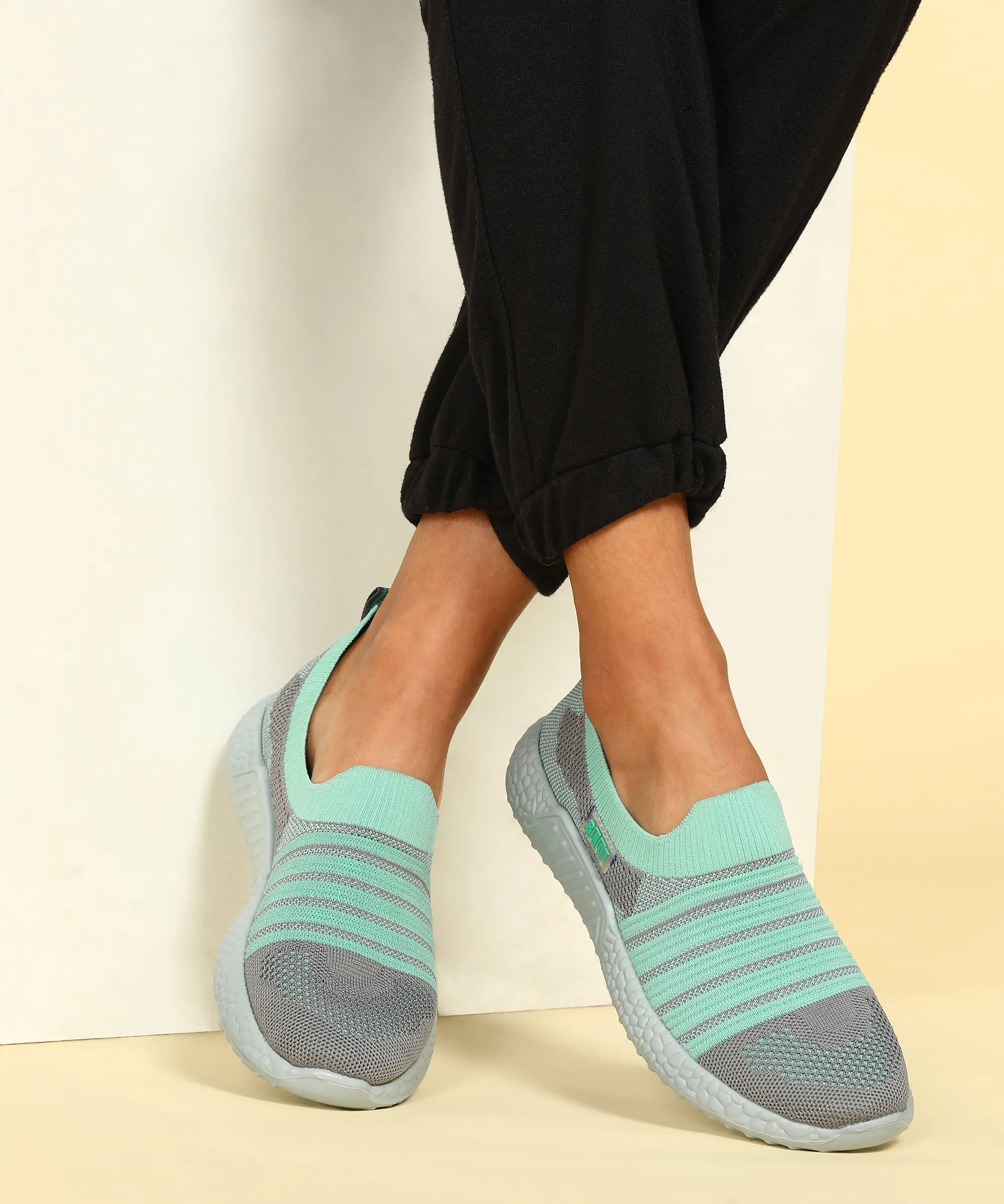 Rick Owens Low Top Sneakers Paragon Blot PUK3503LS Women Casual Shoes | Sleek & Stylish | Latest Trend | Casual & Comfortable Grey