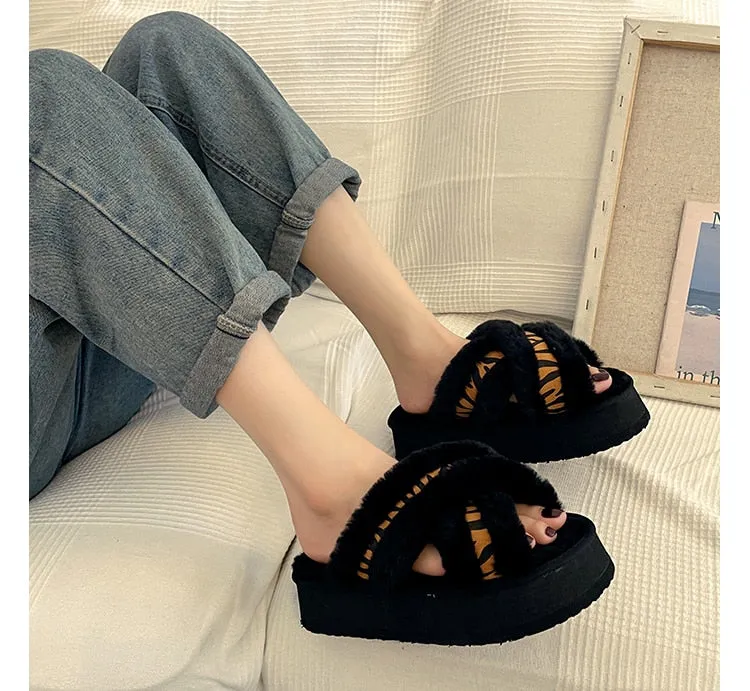 Flip Flops Pool Bar Slippers Casual Shoes Flock Platform Med Slipers Women Fur Flip Flops Slides Luxury Flat Plush PU Rubber Basic Fur Shoes Wo
