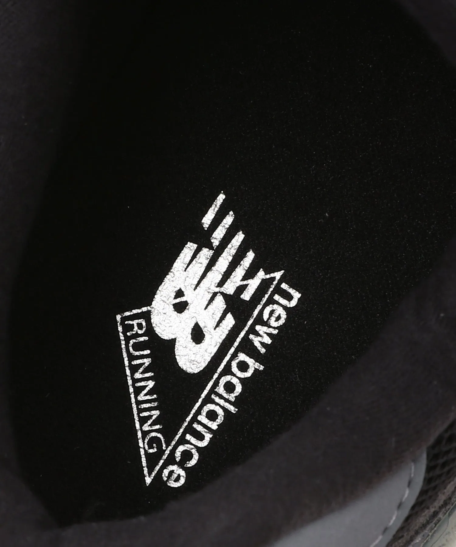 U9060BLK New Balance 1906r Sea Salt