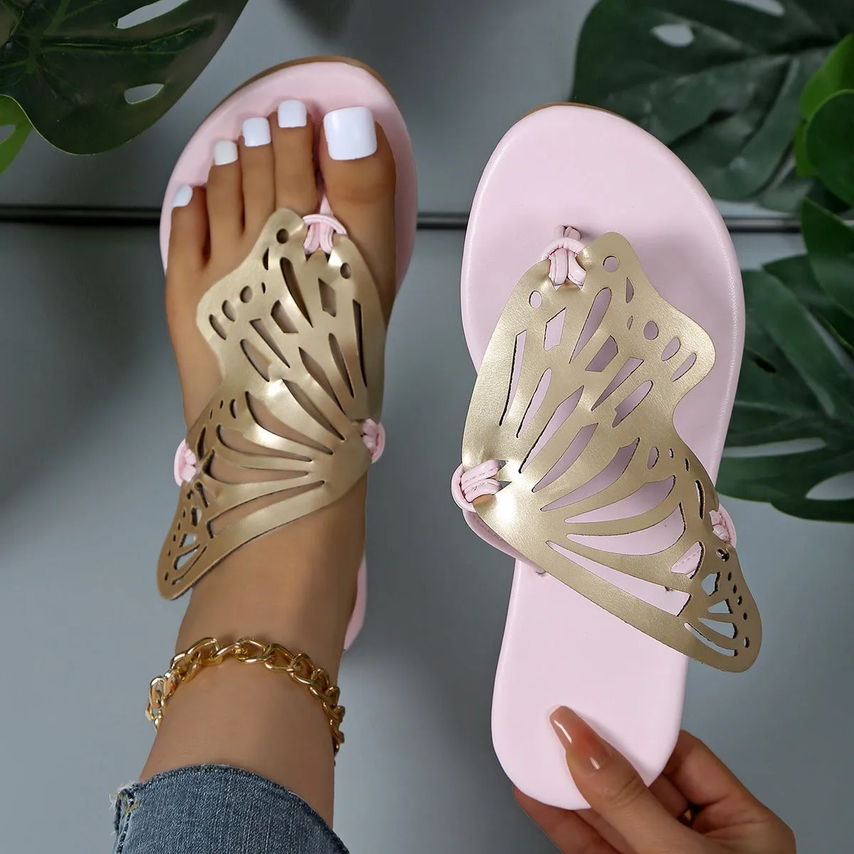 Fashion Hollow Butterfly Flip-Flops Summer Sandals For Women Casual Beach Shoes New Low Heel Flat Slides Slippers Flip Flop Crocs
