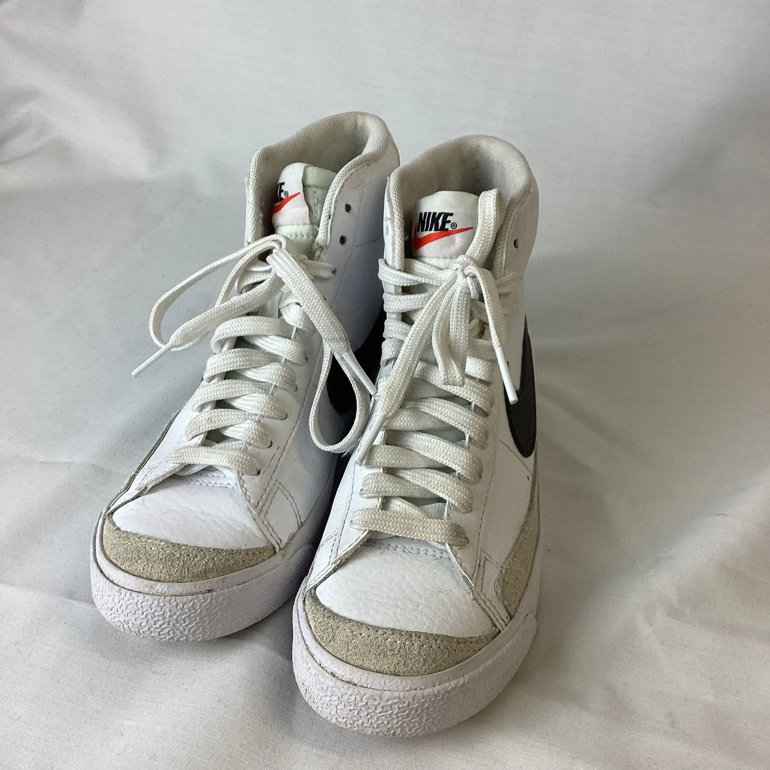 Asics Arch Support Walking Shoes Nike White High Tops With Black Swoosh Size UK 3.5 (EUR36)