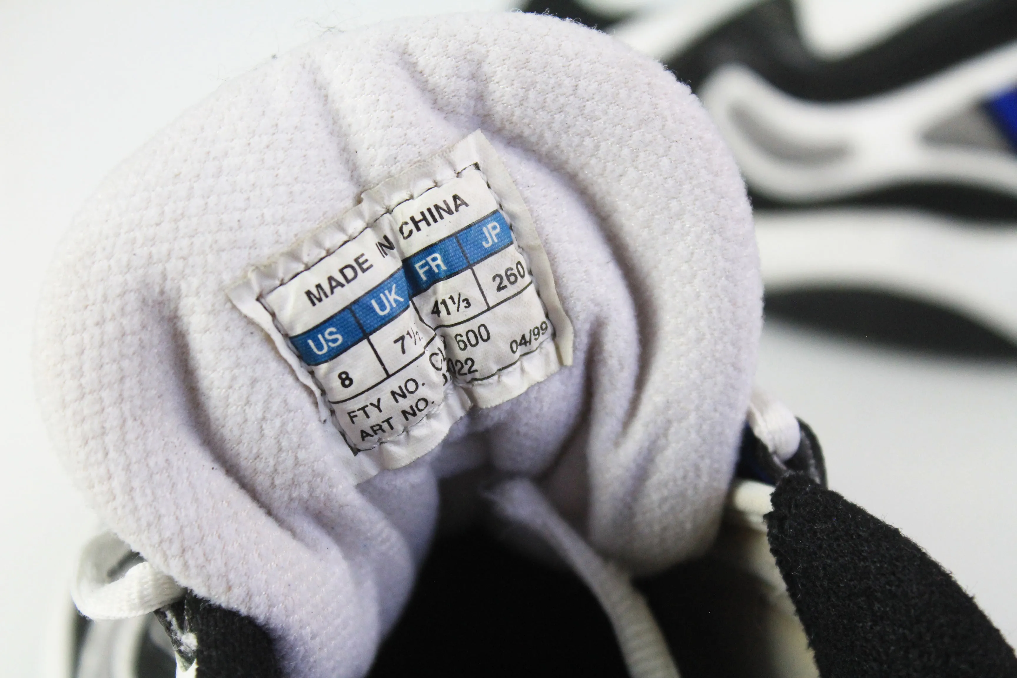 Jamaica Shoes Adidas Vintage Adidas Response Sneakers US 8